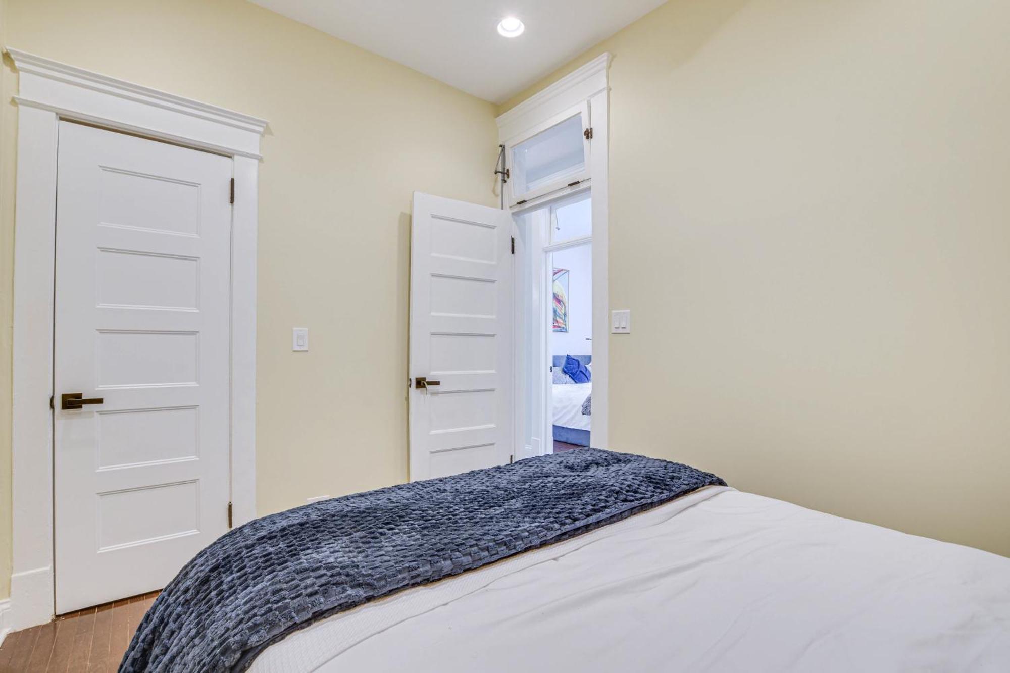 Spacious Condo With Deck About 3 Mi To Downtown Chicago! エクステリア 写真