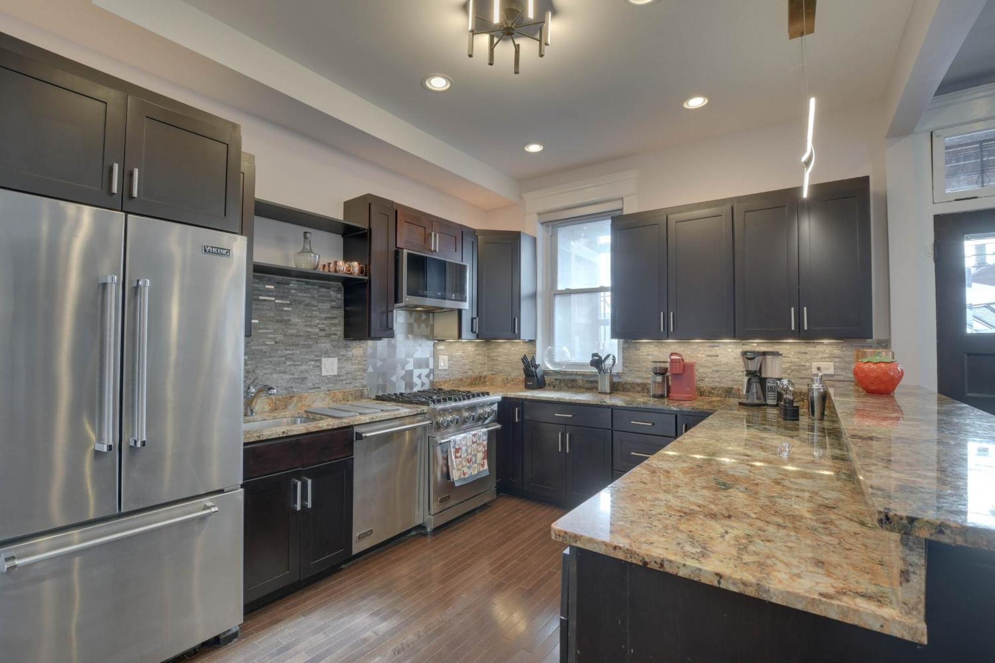 Spacious Condo With Deck About 3 Mi To Downtown Chicago! エクステリア 写真