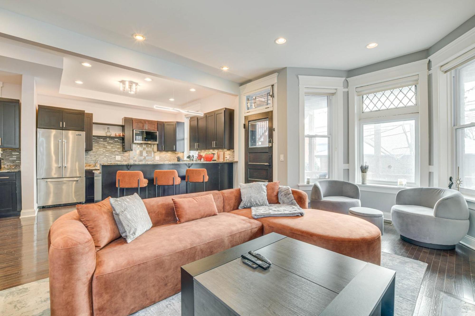 Spacious Condo With Deck About 3 Mi To Downtown Chicago! エクステリア 写真