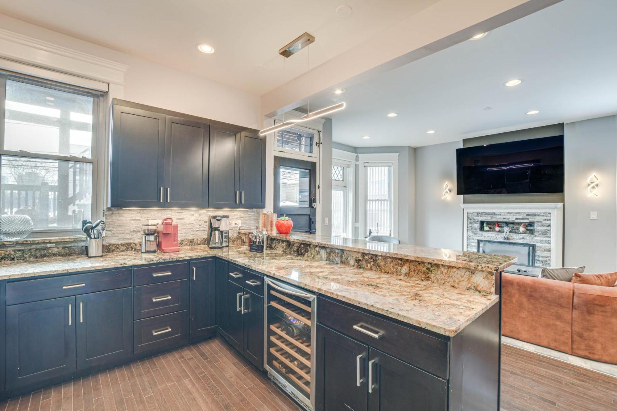Spacious Condo With Deck About 3 Mi To Downtown Chicago! エクステリア 写真