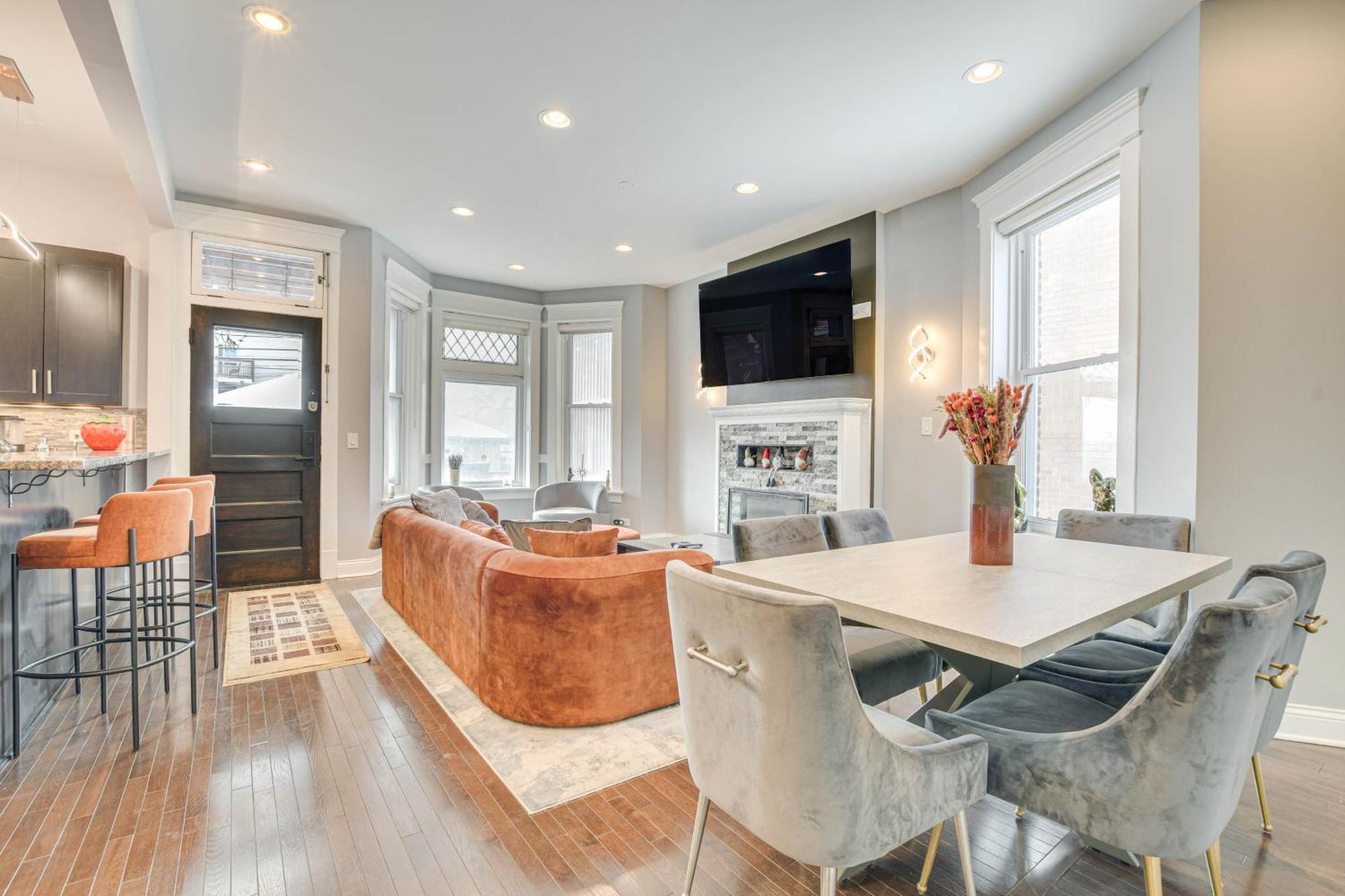 Spacious Condo With Deck About 3 Mi To Downtown Chicago! エクステリア 写真