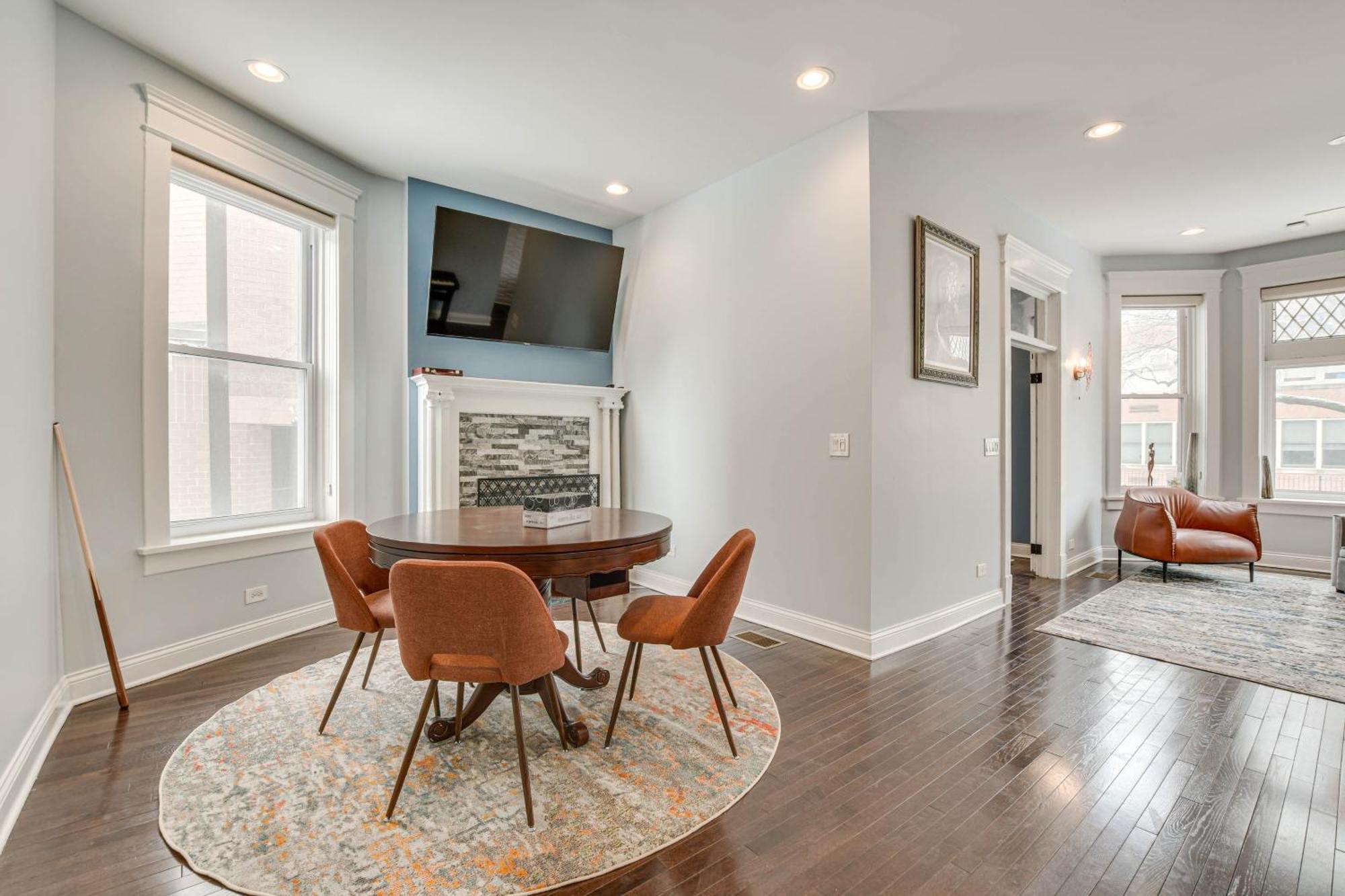Spacious Condo With Deck About 3 Mi To Downtown Chicago! エクステリア 写真